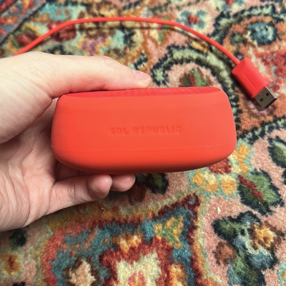 SOL Republic Punk Wireless Portable Bluetooth Speaker Red WORKS - Picture 4 of 6